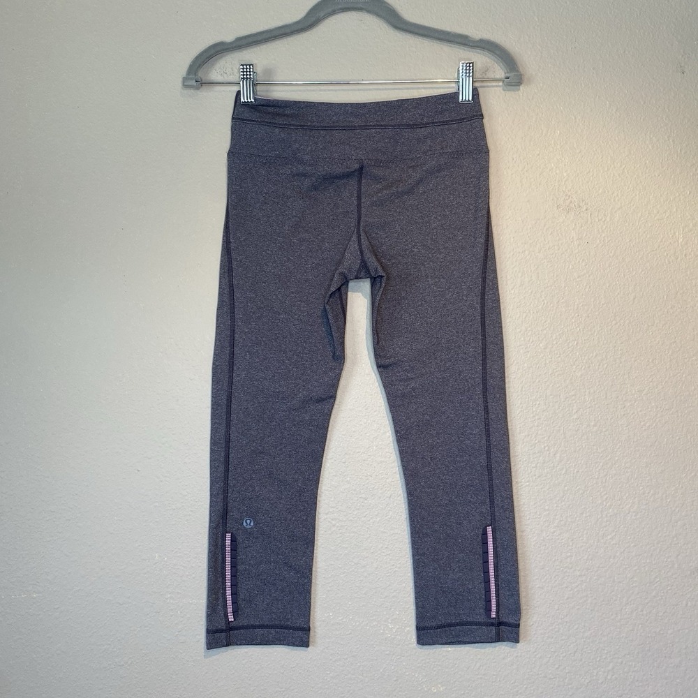 Lululemon 3/4 Leggings Crop Bundle Size 4 Soul Cycle Skull V Waist Black Gray - Picture 10 of 16